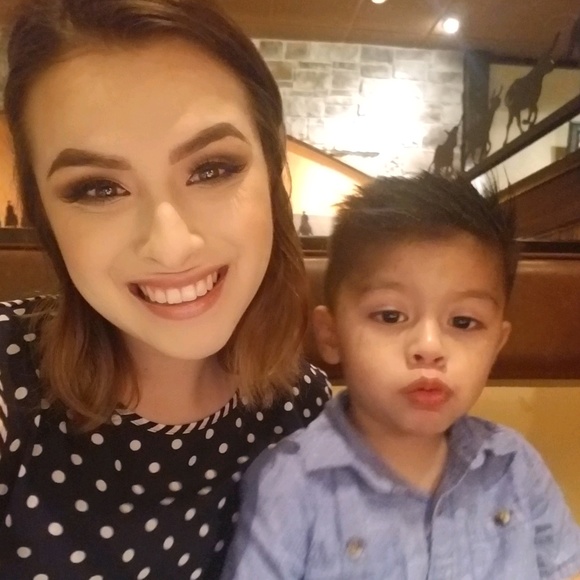 Meet your Posher, Jessica - Picture 1 of 1